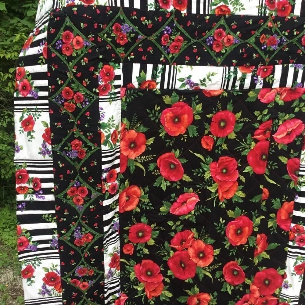 NWT. Hand Crafted Gorgeous Poppies Large Quilt
